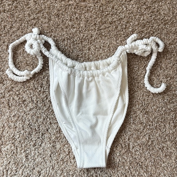 aerie Other - Aerie Cheekiest Scrunchie White Bikini Bottom